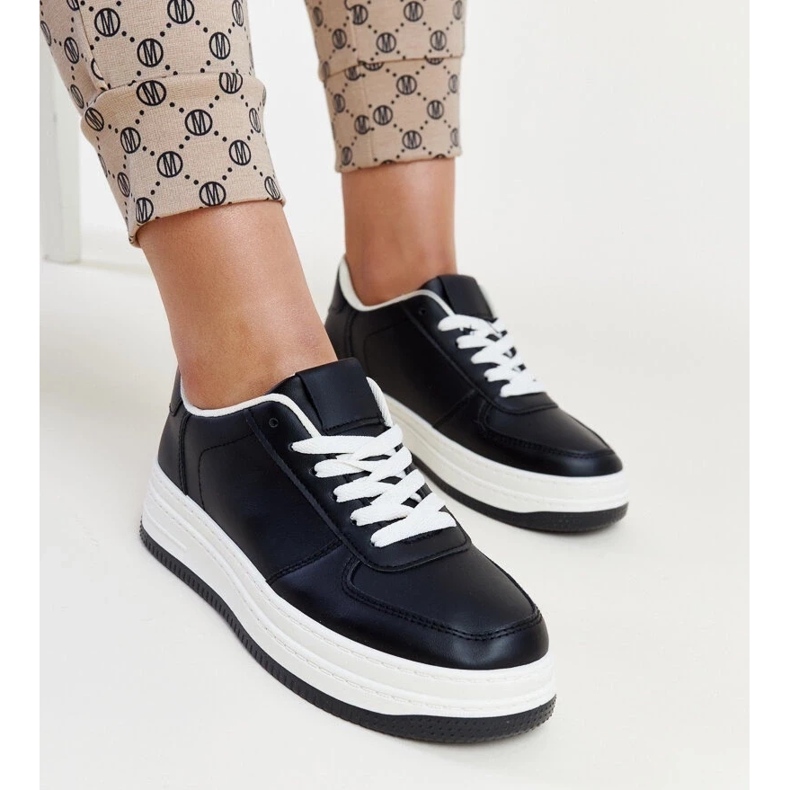 D/GMR Fekete tornacipő a Cvita platformon 1 D/GMR Fekete tornacipő a Cvita platformon 1