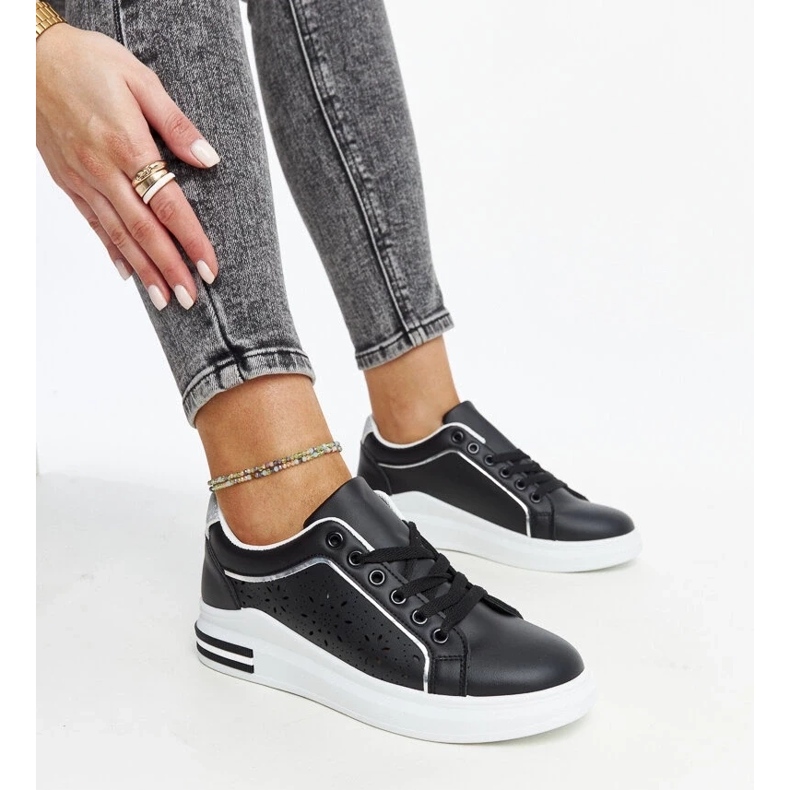 D/GMR Fekete áttört tornacipő Zorka csillámmal 1