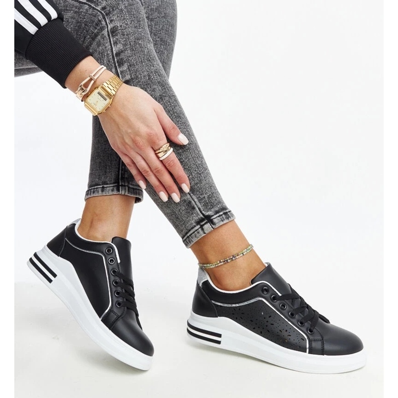 D/GMR Fekete áttört tornacipő Zorka csillámmal 2