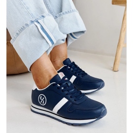 Sötétkék női tornacipő a Cross Jeans-től 2