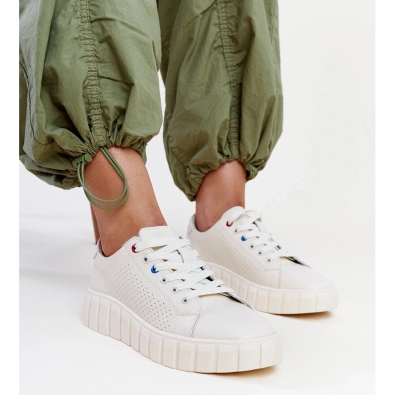 Zvonka bézs színű bőr tornacipő 1