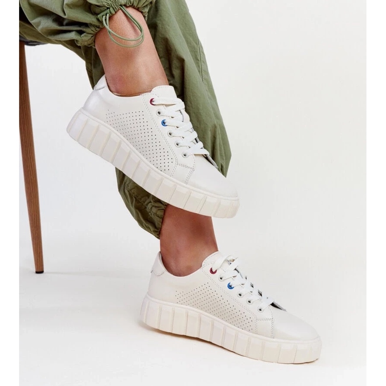 Zvonka bézs színű bőr tornacipő 2