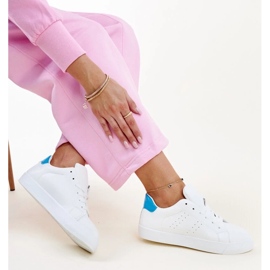 Fehér és kék Akila tornacipő 1 Fehér és kék Akila tornacipő 1