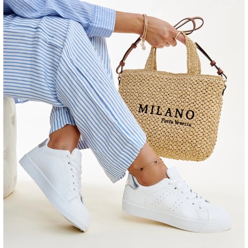 Fehér és ezüst Akila tornacipő 2