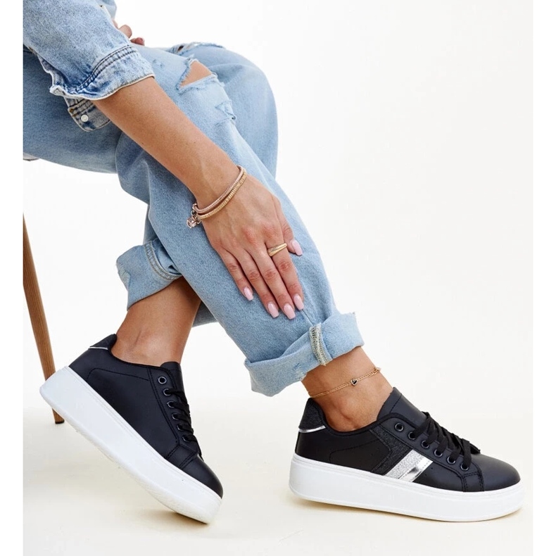 Fekete Basmalia tornacipő 1