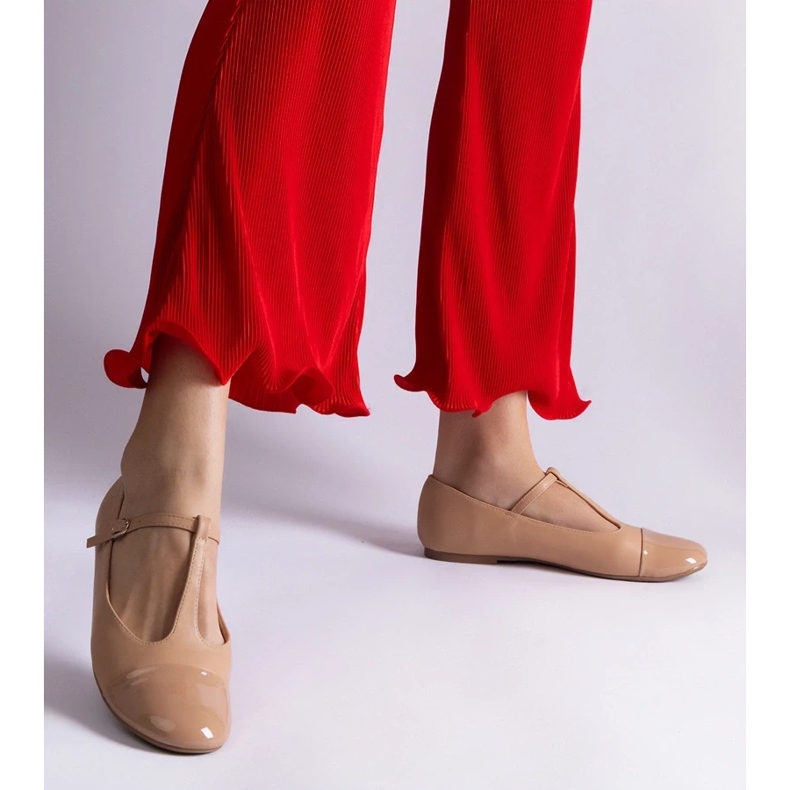 D/CEO Bézs színű, patentos orrú balettlapos, Gloriana csattal rögzítve 2