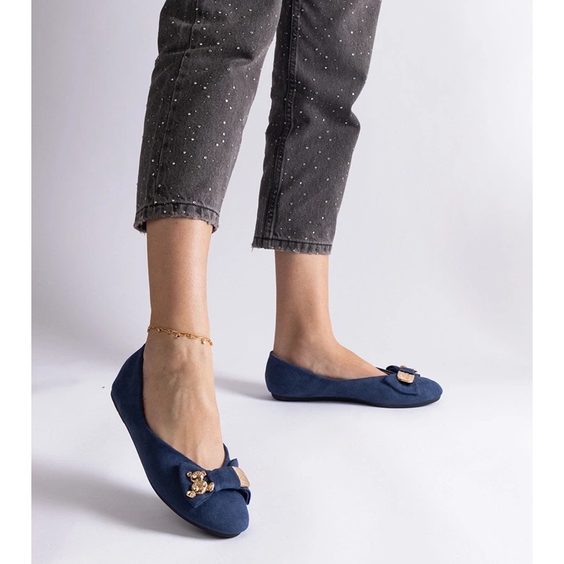 D/CEO Sötétkék balettlakások Esdras masnival és brosssal díszítve 2 D/CEO Sötétkék balettlakások Esdras masnival és brosssal díszítve 2