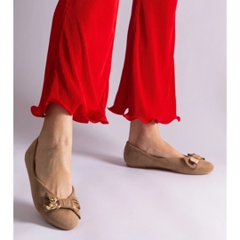 D/CEO Barna balerinacipő masnival és Esdras brosssal díszítve 2