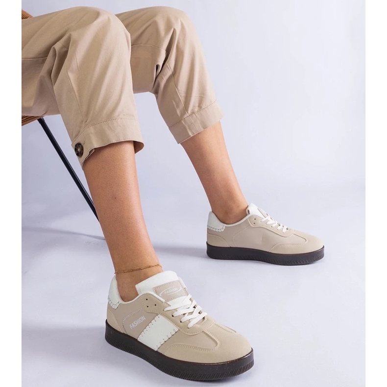 D/CEO Bézs cipők a Puente Varrási Platformon 1