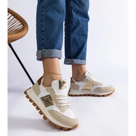 D/CEO Bézs színű tornacipő látható Restia védővel 2