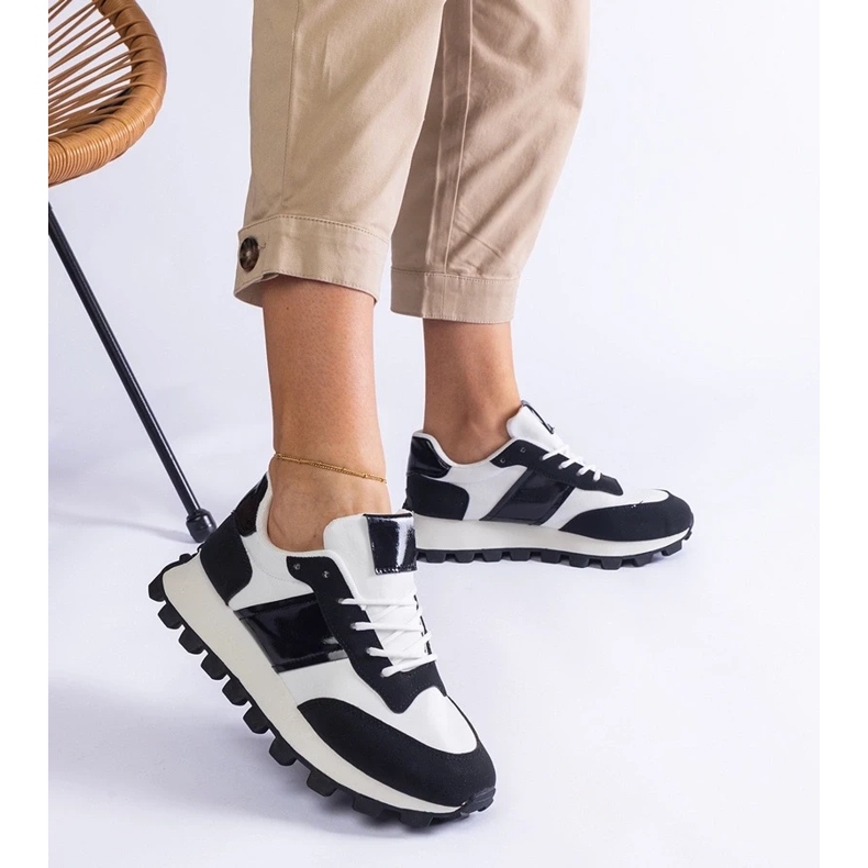 D/CEO Fekete tornacipő látható Restia protektorral 2