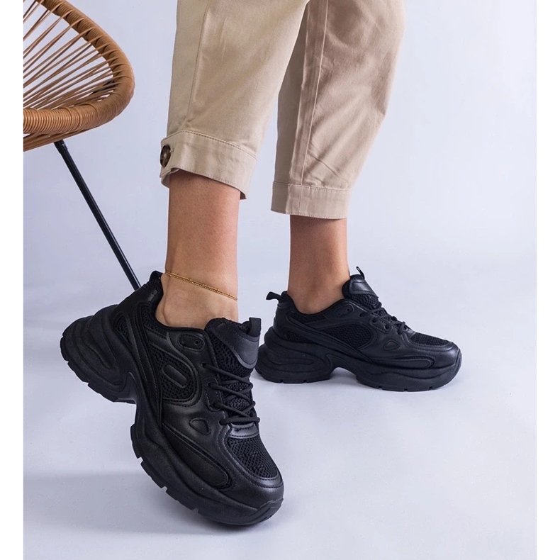 D/CEO Fekete cipők a hatalmas egyetlen Adoma -on 2