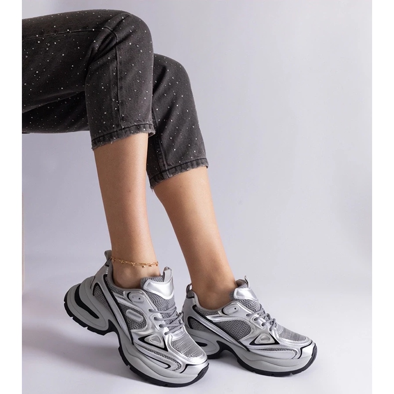 D/CEO Ezüst színű tornacipő masszív Adom talppal 2