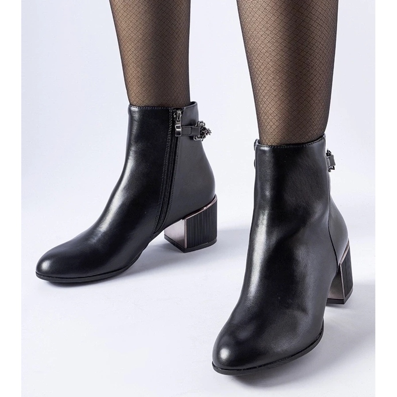 D/CEO Fenughedu lánccal díszített fekete bokacsizma 2