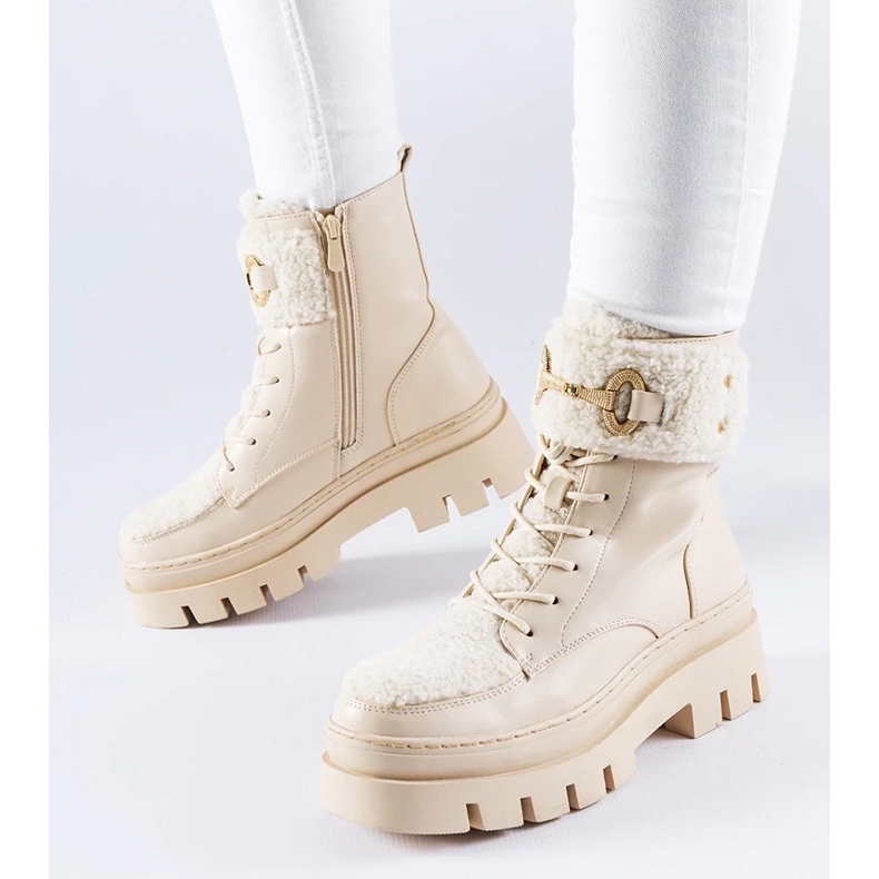 D/CEO Bézs színű hőszigetelt munkáscsizma felvidéki csattal 1