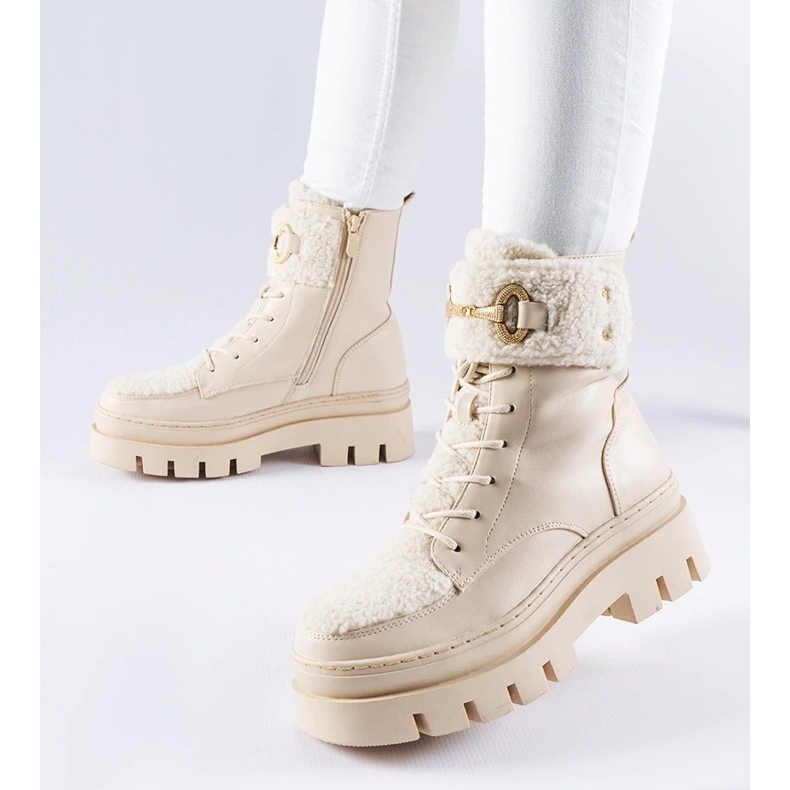 D/CEO Bézs színű hőszigetelt munkáscsizma felvidéki csattal 2