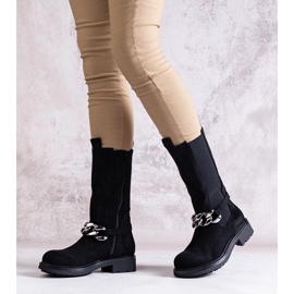 D/CEO Fekete női bokacsizma Yasarna lánccal díszítve 2