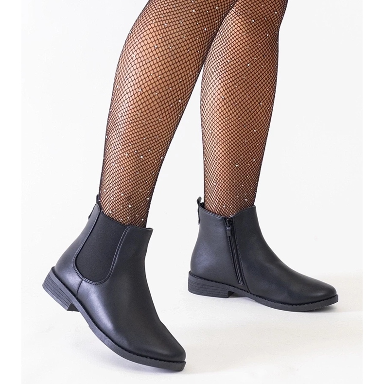 D/CEO Fekete klasszikus bokacsizma elasztikus betéttel Maiza ökobőrből 1