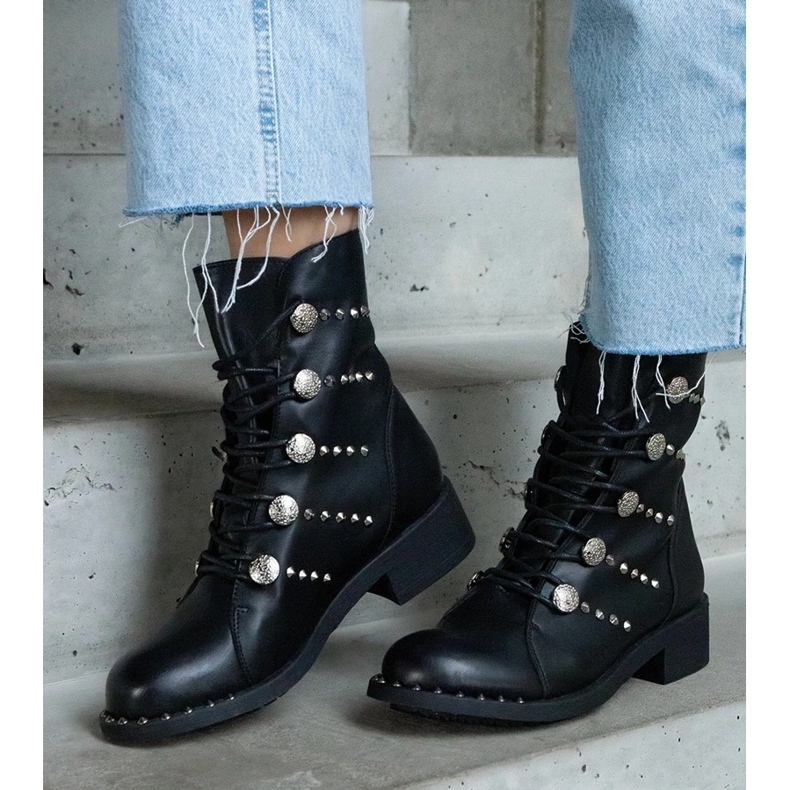 D/CEO Fekete fűzős bokacsizma Elea szegecsekkel díszítve 2