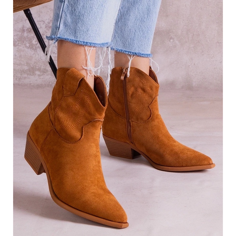 D/CEO Erinne barna bokacsizma 2