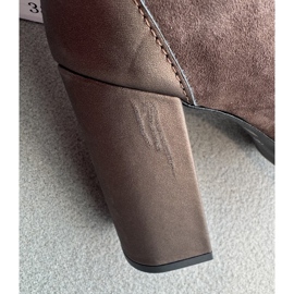 Velúr pumpák magas sarkon Laura Messi 2702 Brown barna 2