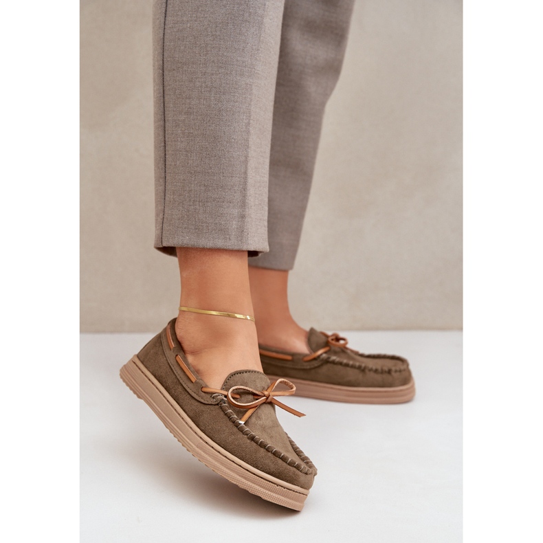 Női cipők egy lapos talp sötétzölden 2