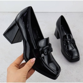 Cipő a potocki sz12553 oszlopban fekete dekorációval 1