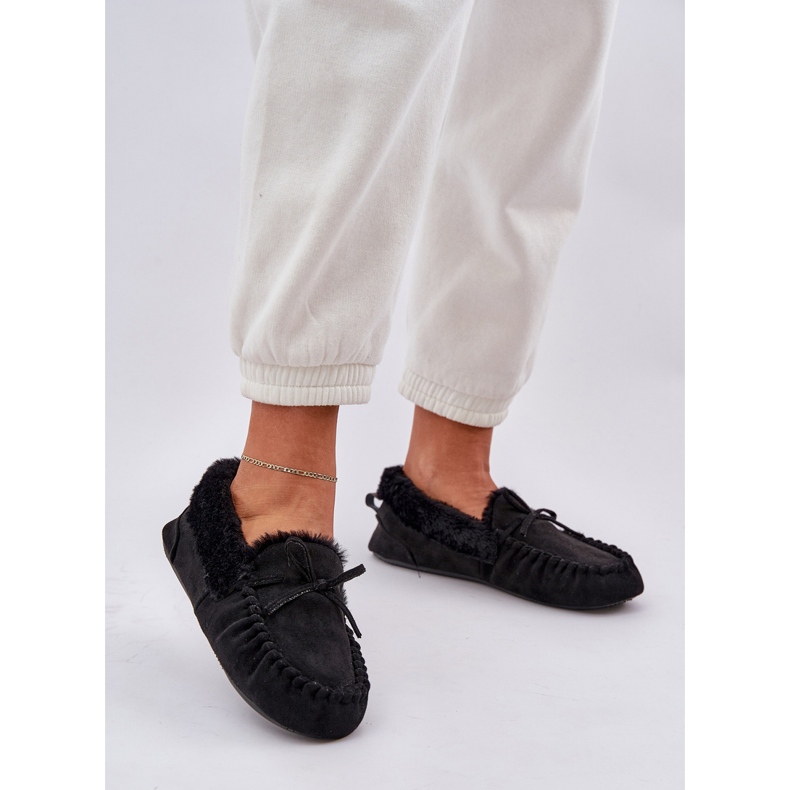 Női cipők fekete szőrmel 2
