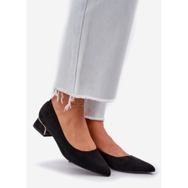 Alacsony sarkú szivattyúk és hegyes lábujjak fekete 1