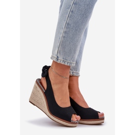 Fekete szandál ék sarkán zsinórral 1