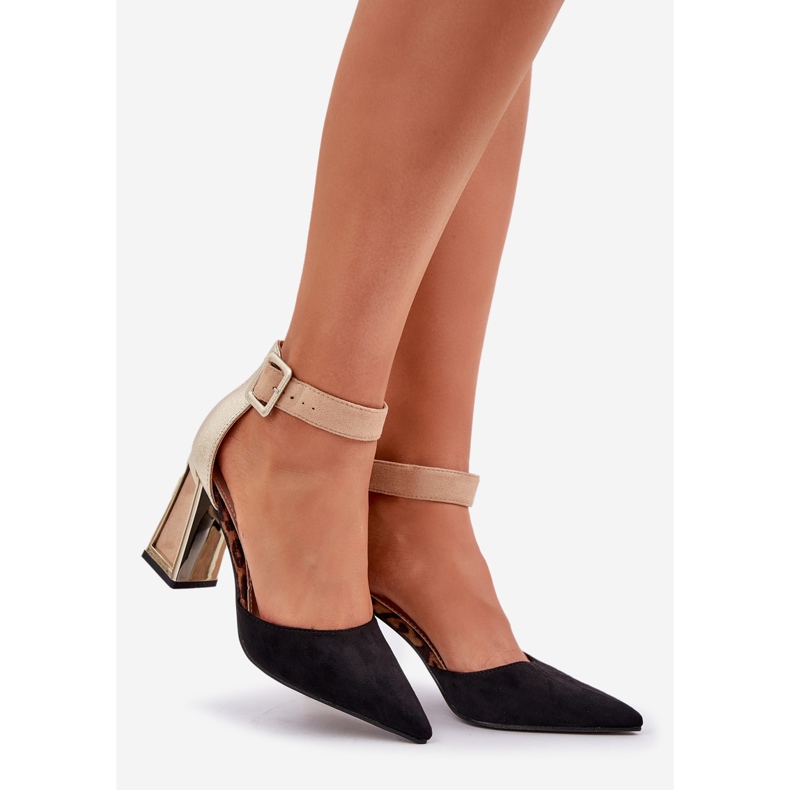 Szandál az oszlopon, hegyes lábujjakkal fekete 1