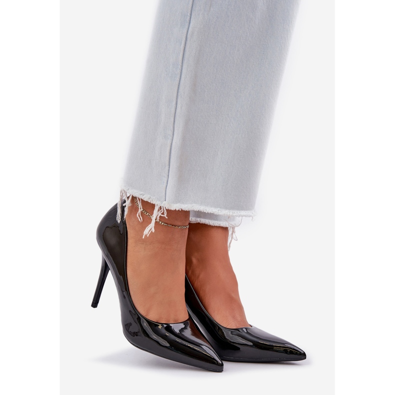 Festett magas sarkú cipővel, hegyes lábujjakkal fekete 1