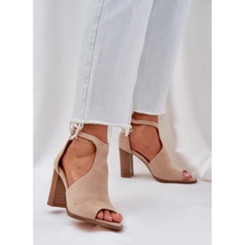 Szandál az öko velúr bézs poszton 2