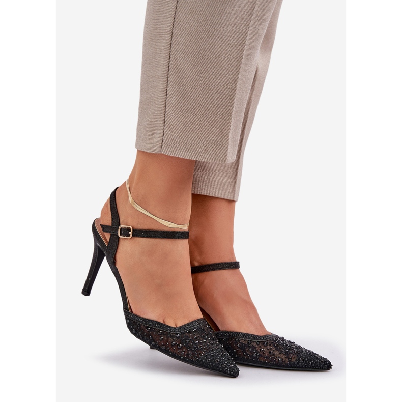 Díszített magas sarkú cipővel fekete sarokkal 1