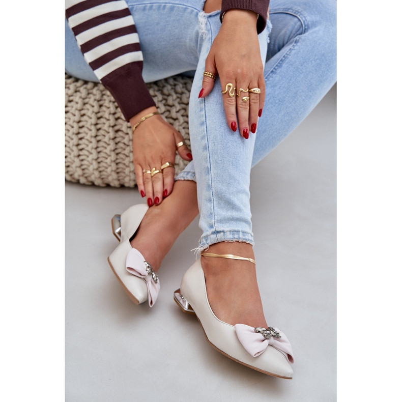 Laura Messi Elegáns bőr női szivattyúk Laurea Messi 2893 bézs íj 2