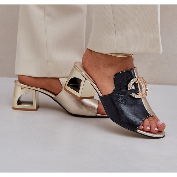 Elegáns bőr sarkú laura messi 2875 fekete és arany 2