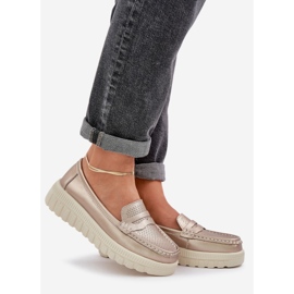 Női nyílt munkás bőrfajok a platformon és a pezsgő ékeken aranysárga 1