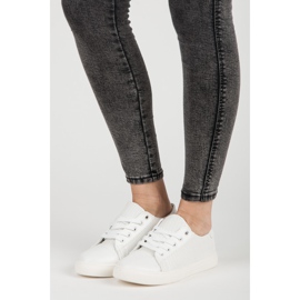 Áttört tornacipő fehér 1