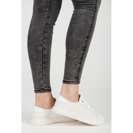 Áttört tornacipő fehér 2