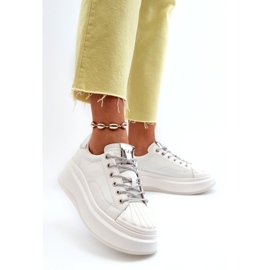 Női sportbőr cipők a Goe NN2N4033 fehér platformon 1