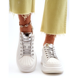 Női sportbőr cipők a Goe NN2N4033 fehér platformon 4