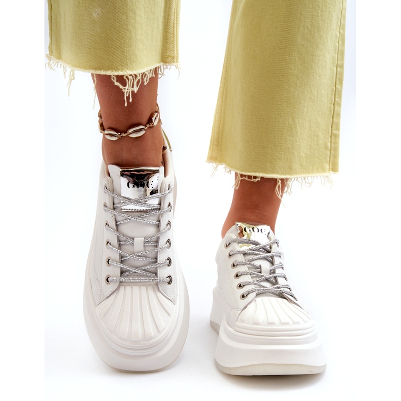 Női sportbőr cipők a Goe NN2N4033 fehér platformon 4