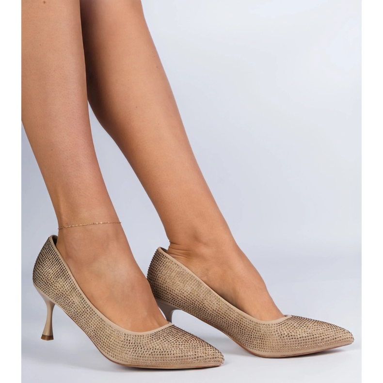 Cirkonokkal díszített arany elegáns szivattyúk aranysárga 1