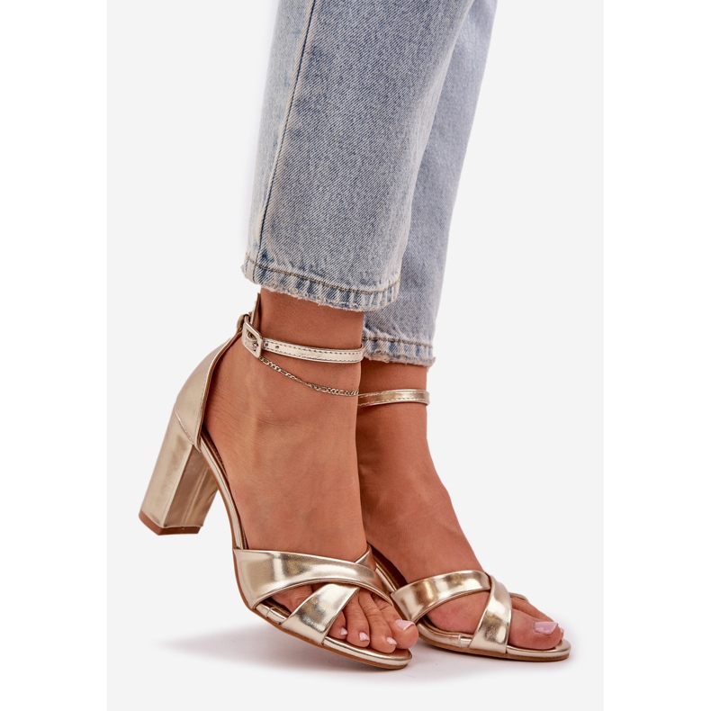 Szandál egy barbulari sarkon, öko bőr aranyszínű aranysárga 1