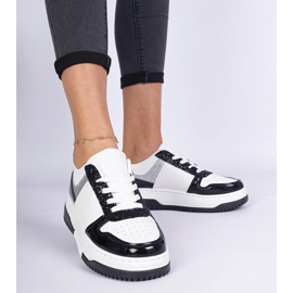 Fekete női tornacipő vastag talppal 1