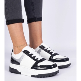 Fekete női tornacipő vastag talppal 2