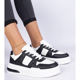 Fekete-fehér női tornacipő vastag talppal 1
