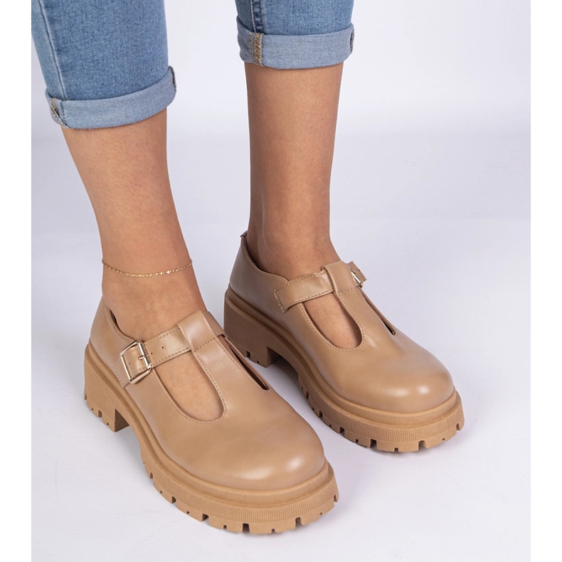 Barna cipő az öko -alsó platformon 2