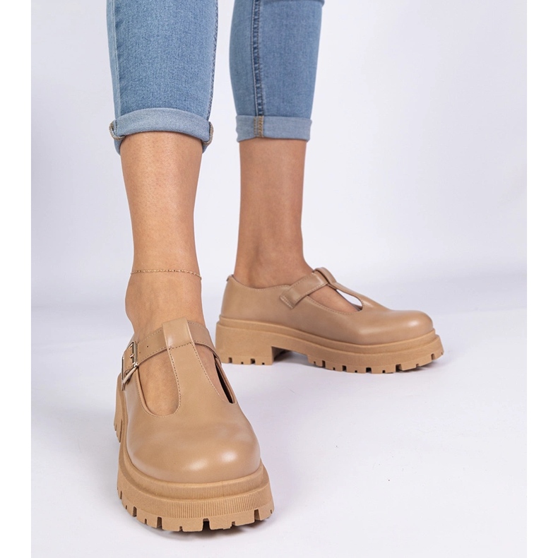 Barna cipő az öko -alsó platformon 1