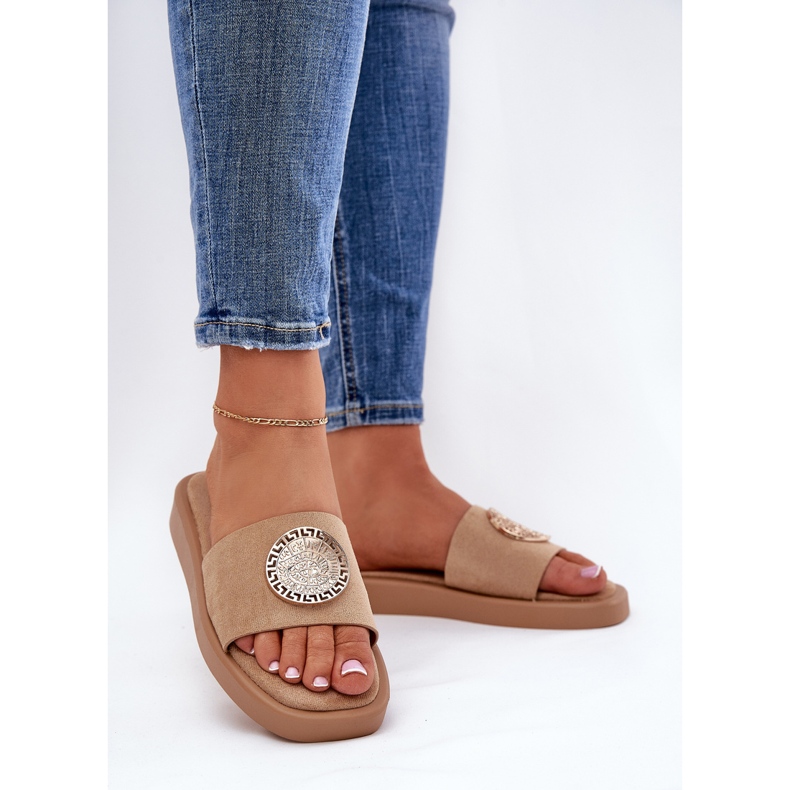 Női papucs arany dekoráció bézs 2 Női papucs arany dekoráció bézs 2